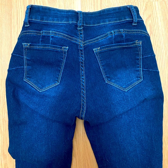 Fashion Nova Booty Jeans - Picture 1 of 4